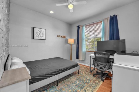 Townhouse in Hollywood, Florida 3 bedrooms, 146.79 sq.m. № 1940051 - photo 19