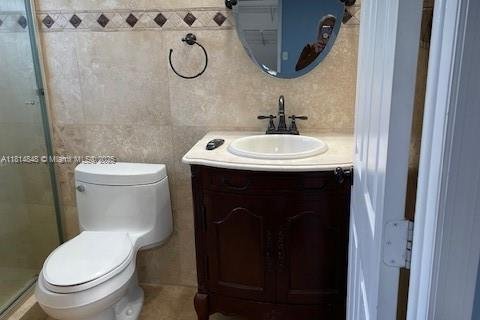 House in Miami, Florida 3 bedrooms, 121.52 sq.m. № 1768404 - photo 7