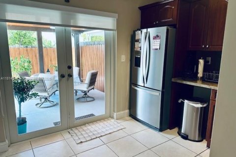 House in Miami, Florida 3 bedrooms, 121.52 sq.m. № 1768404 - photo 5