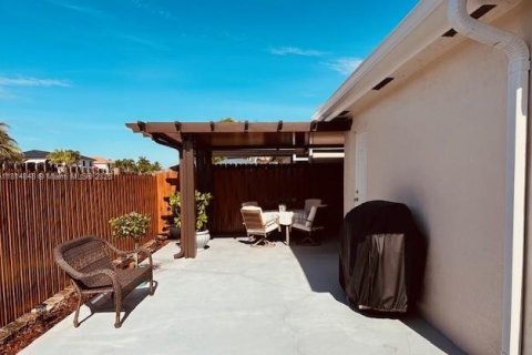 House in Miami, Florida 3 bedrooms, 121.52 sq.m. № 1768404 - photo 14