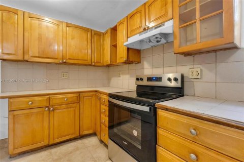 Купить виллу или дом в Майами, Флорида 4 комнаты, 79.06м2, № 1566541 - фото 9