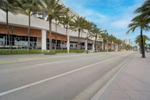 Condo in Fort Lauderdale, Florida, 3 bedrooms  № 1994931 - photo 7