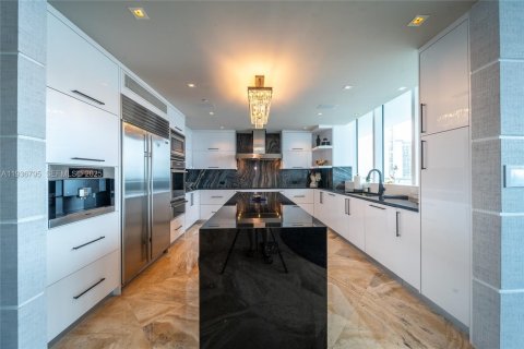 Condo in Fort Lauderdale, Florida, 3 bedrooms  № 1994931 - photo 27