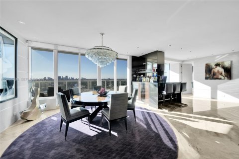 Condo in Fort Lauderdale, Florida, 3 bedrooms  № 1994931 - photo 22