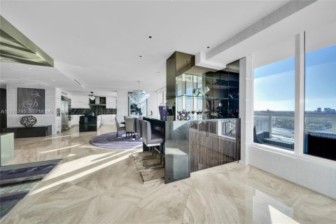 Condo in Fort Lauderdale, Florida, 3 bedrooms  № 1994931 - photo 26