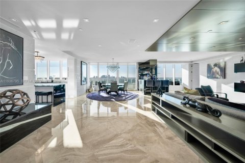 Condo in Fort Lauderdale, Florida, 3 bedrooms  № 1994931 - photo 19