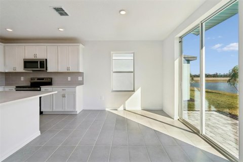 House in Palmetto, Florida 4 bedrooms, 198.25 sq.m. № 2119025 - photo 7
