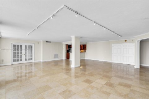 Condominio en venta en Bay Harbor Islands, Florida, 3 dormitorios, 181.16 m2 № 1946317 - foto 12