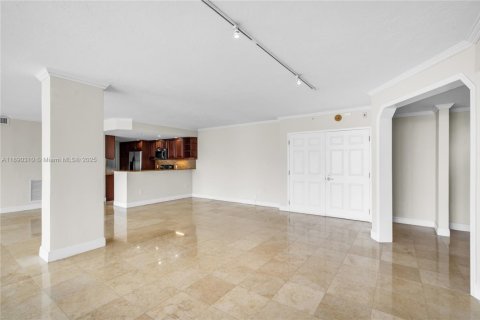 Condominio en venta en Bay Harbor Islands, Florida, 3 dormitorios, 181.16 m2 № 1946317 - foto 13