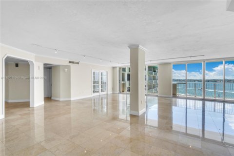 Condominio en venta en Bay Harbor Islands, Florida, 3 dormitorios, 181.16 m2 № 1946317 - foto 8