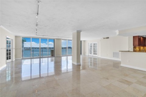 Condominio en venta en Bay Harbor Islands, Florida, 3 dormitorios, 181.16 m2 № 1946317 - foto 9
