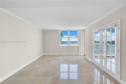Condominio en venta en Bay Harbor Islands, Florida, 3 dormitorios, 181.16 m2 № 1946317 - foto 24