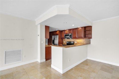 Condominio en venta en Bay Harbor Islands, Florida, 3 dormitorios, 181.16 m2 № 1946317 - foto 14