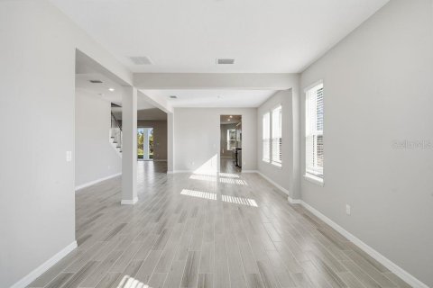 House in Zephyrhills, Florida 5 bedrooms, 317.91 sq.m. № 2209199 - photo 6