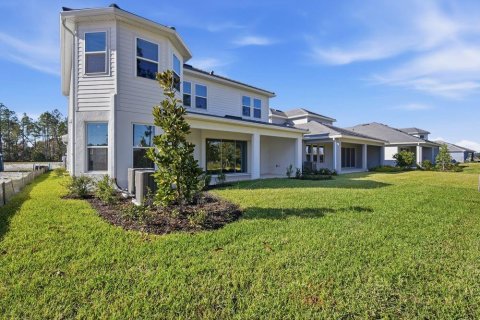 House in Zephyrhills, Florida 5 bedrooms, 317.91 sq.m. № 2209199 - photo 27