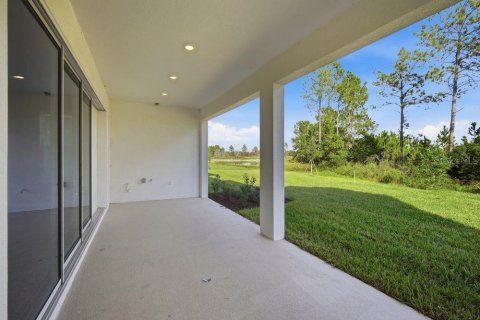House in Zephyrhills, Florida 5 bedrooms, 317.91 sq.m. № 2209199 - photo 25