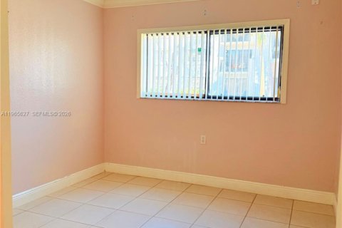 Снять в аренду кондоминиум в Хайалиа, Флорида 2 спальни, 80.82м2, № 2027258 - фото 12