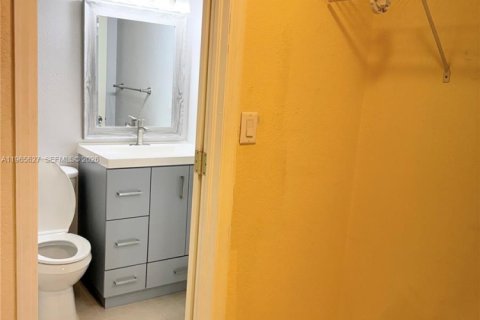 Снять в аренду кондоминиум в Хайалиа, Флорида 2 спальни, 80.82м2, № 2027258 - фото 17