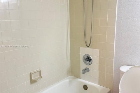 Снять в аренду кондоминиум в Хайалиа, Флорида 2 спальни, 80.82м2, № 2027258 - фото 20