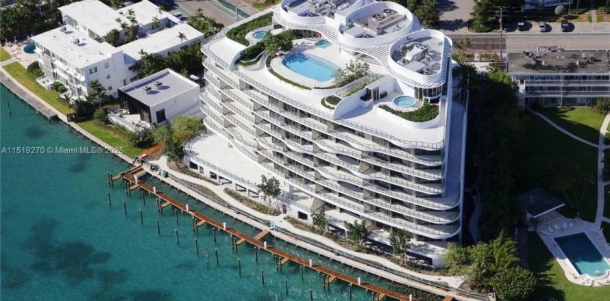 Condominio en Bay Harbor Islands, Florida, 4 dormitorios  № 1811518