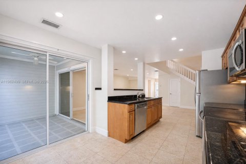 Townhouse in Boca Raton, Florida 3 bedrooms, 130.06 sq.m. № 2024278 - photo 9