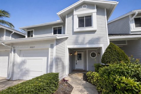 Townhouse in Boca Raton, Florida 3 bedrooms, 130.06 sq.m. № 2024278