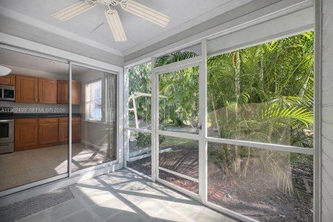 Townhouse in Boca Raton, Florida 3 bedrooms, 130.06 sq.m. № 2024278 - photo 11