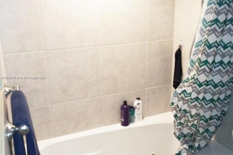 Copropriété à vendre à Lake Worth, Floride: 2 chambres, 70.23 m2 № 1934320 - photo 8