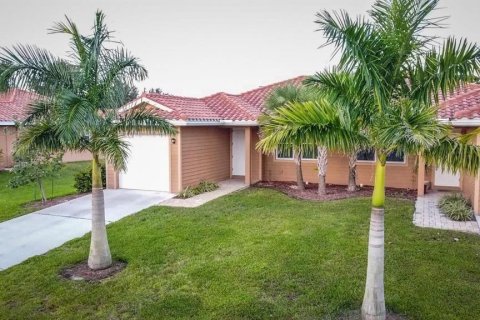 Appartement à louer à Punta Gorda, Floride: 2 chambres, 112.23 m2 № 1618844 - photo 2