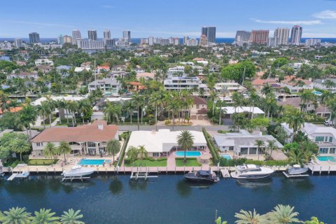 Villa ou maison à vendre à Fort Lauderdale, Floride: 4 chambres, 397.53 m2 № 2077585 - photo 3