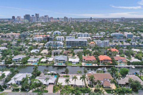 Villa ou maison à vendre à Fort Lauderdale, Floride: 4 chambres, 397.53 m2 № 2077585 - photo 4