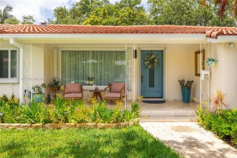 Villa ou maison à Miami Shores, Floride 3 chambres, 187.29 m2 № 2282212