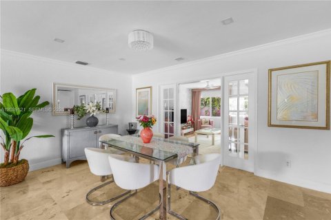 Villa ou maison à vendre à Miami Shores, Floride: 3 chambres, 187.29 m2 № 2282212 - photo 5