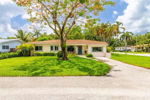 Villa ou maison à vendre à Miami Shores, Floride: 3 chambres, 187.29 m2 № 2282212 - photo 2