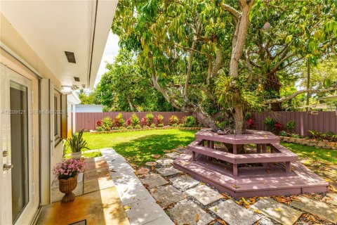 Villa ou maison à vendre à Miami Shores, Floride: 3 chambres, 187.29 m2 № 2282212 - photo 9