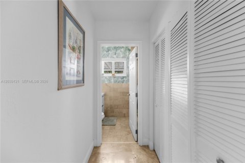 Villa ou maison à vendre à Miami Shores, Floride: 3 chambres, 187.29 m2 № 2282212 - photo 18