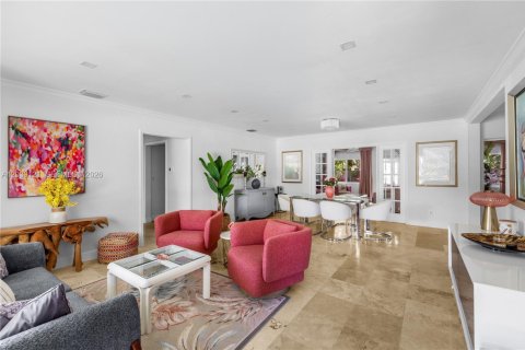 Villa ou maison à vendre à Miami Shores, Floride: 3 chambres, 187.29 m2 № 2282212 - photo 4