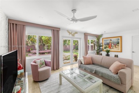 Villa ou maison à vendre à Miami Shores, Floride: 3 chambres, 187.29 m2 № 2282212 - photo 8