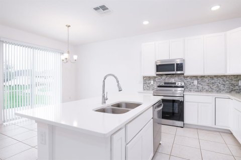 House in Haines City, Florida 3 bedrooms, 139.82 sq.m. № 1540901 - photo 10