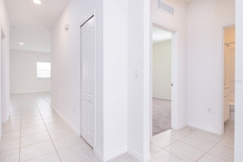 House in Haines City, Florida 3 bedrooms, 139.82 sq.m. № 1540901 - photo 5