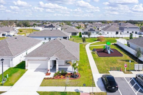 House in Haines City, Florida 3 bedrooms, 139.82 sq.m. № 1540901 - photo 23
