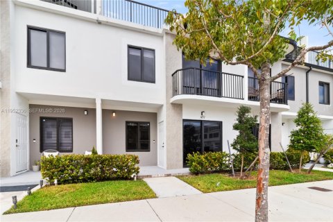 Townhouse in Homestead, Florida 4 bedrooms, 129.88 sq.m. № 2007400