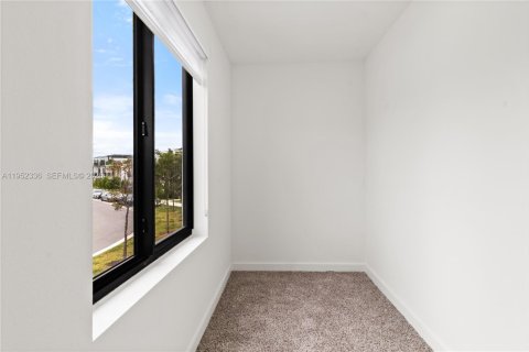 Townhouse in Homestead, Florida 4 bedrooms, 129.88 sq.m. № 2007400 - photo 19