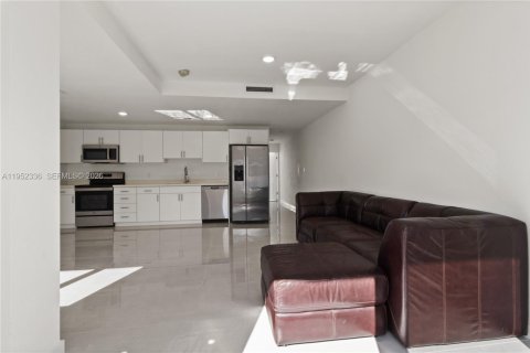 Townhouse in Homestead, Florida 4 bedrooms, 129.88 sq.m. № 2007400 - photo 4