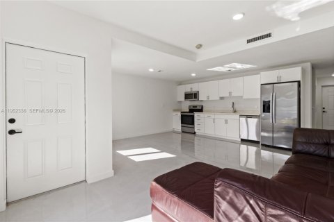 Townhouse in Homestead, Florida 4 bedrooms, 129.88 sq.m. № 2007400 - photo 10