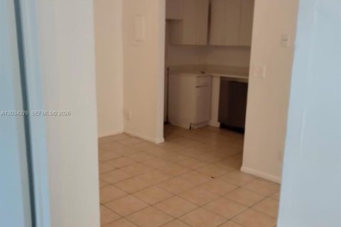 Condominio en alquiler en Coral Springs, Florida, 2 dormitorios, 69.86 m2 № 2087324 - foto 6
