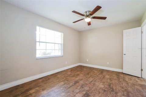 House in Deltona, Florida 4 bedrooms, 122.26 sq.m. № 1853163 - photo 9