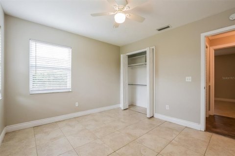 House in Deltona, Florida 4 bedrooms, 122.26 sq.m. № 1853163 - photo 15