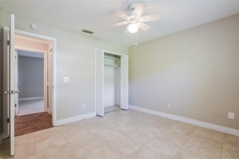 House in Deltona, Florida 4 bedrooms, 122.26 sq.m. № 1853163 - photo 12