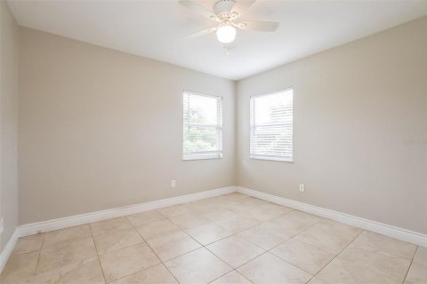House in Deltona, Florida 4 bedrooms, 122.26 sq.m. № 1853163 - photo 14